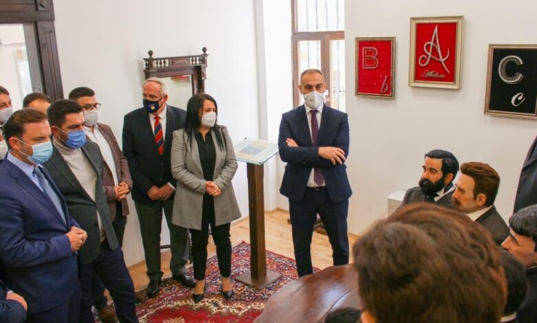 Photo of Grubi kërkon mbështetje nga Shqipëria dhe Kosova për Muzeun e Alfabetit në Manastir