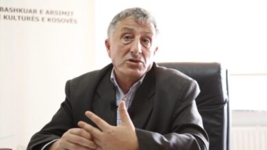 Photo of Jasharaj i shqetësuar: Nxënësit ende s’janë pajisur me libra!