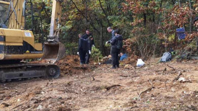 Photo of Gjenden sërish mbetje mortore në Prekaz të Poshtëm, dyshohet se i takojnë kohës së luftës