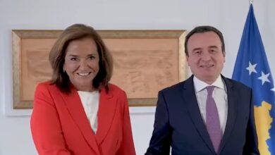Photo of Kurti pret në takim Dora Bakoyannis