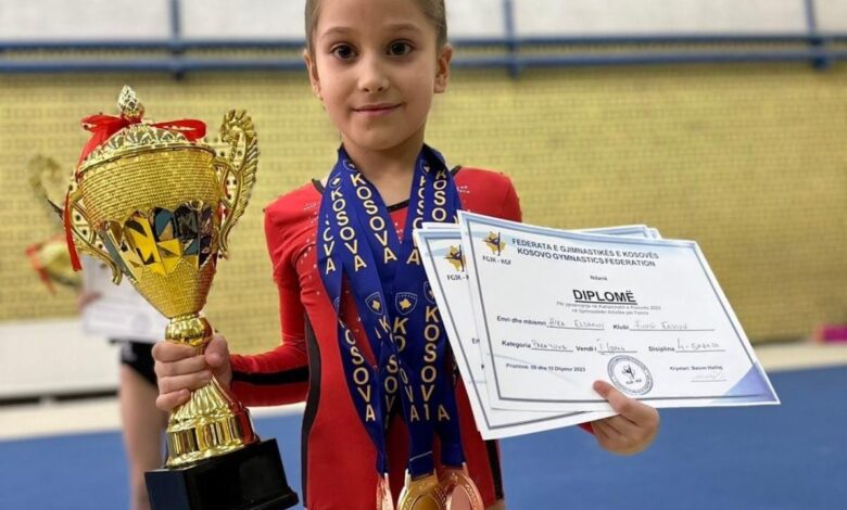 Photo of Hira Elshani shpallet kampione e Kosovës në Gjimnastikë